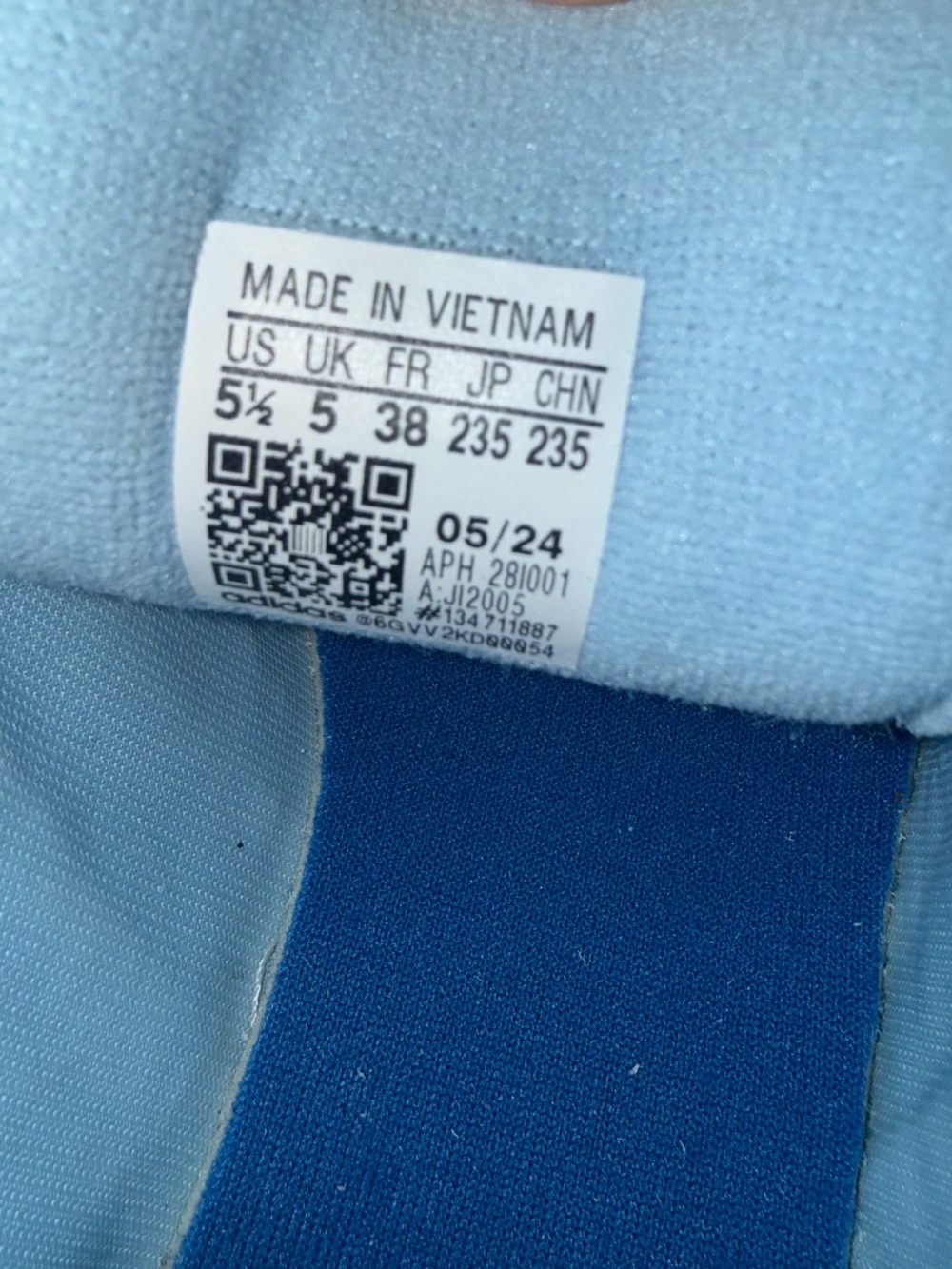 Adidas Campus: Light Blue Suede Sneakers NWOT - Picture 6 of 6